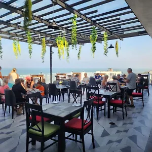 **** Hotel Ruvisha Sri Lanka