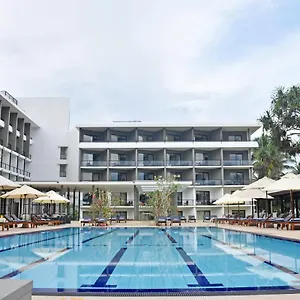 Goldi Sands ***** Negombo